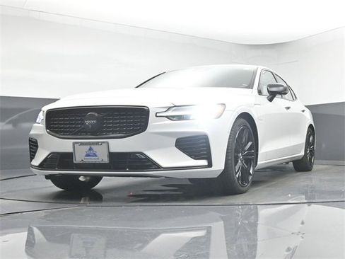 Used 2024 Volvo S60 T8 Ultimate image 39