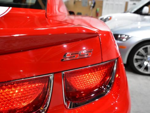 Used 2010 Chevrolet Camaro SS w/ RS Package RWD image 9