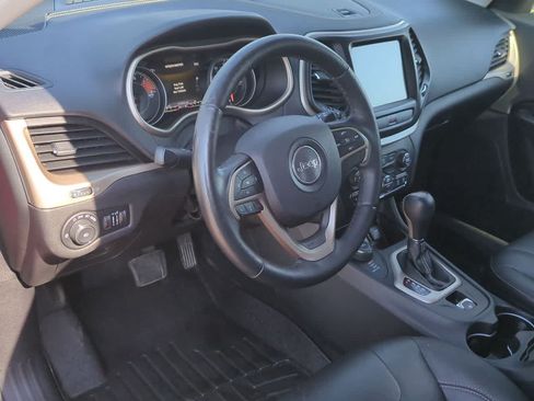 Used 2016 Jeep Cherokee Limited AWD/4WD image 2