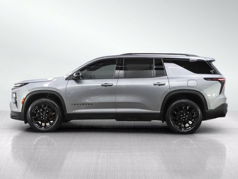 Used 2026 Chevrolet Traverse LT w/ Midnight/Sport Edition AWD/4WD image 2
