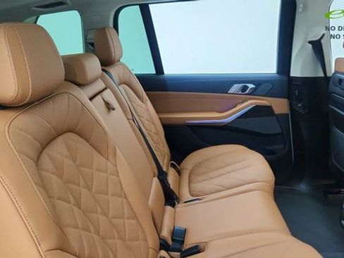 Used 2024 BMW X7 xDrive40i w/ Premium Package AWD/4WD image 26