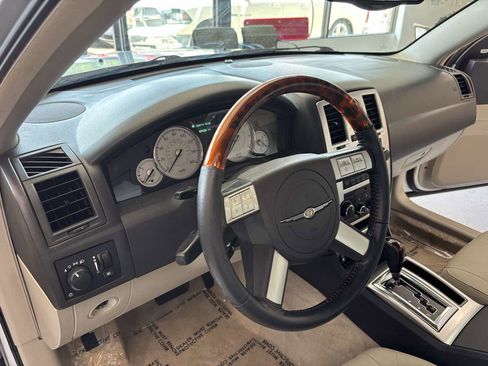 Used 2005 Chrysler 300 C image 14