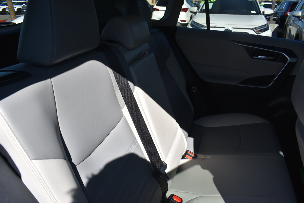Used 2025 Toyota RAV4 XLE Premium w/ Weather Package FWD image 15