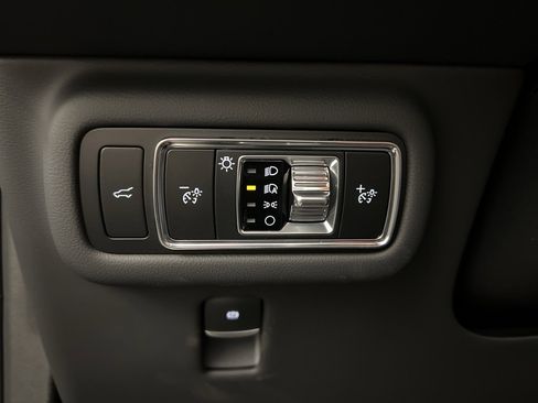 Used 2025 Lincoln Nautilus Premier w/ Equipment Group 102A image 21