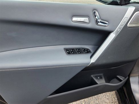 Certified 2025 BMW iX M60 image 15