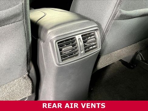 Used 2018 Nissan Rogue S image 10