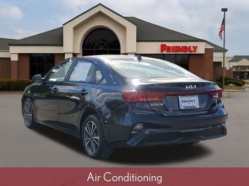 Used 2022 Kia Forte LXS w/ LXS Technology Package image 3