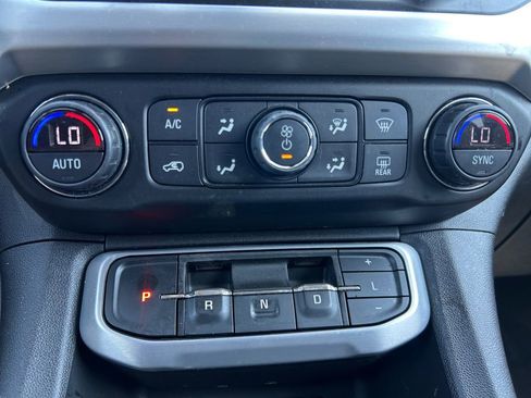 Used 2022 GMC Acadia SLE FWD image 31