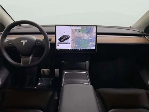 Used 2023 Tesla Model Y Performance image 11