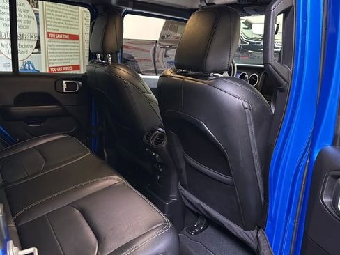 Used 2022 Jeep Wrangler Unlimited Sahara w/ Cold Weather Group AWD/4WD image 21