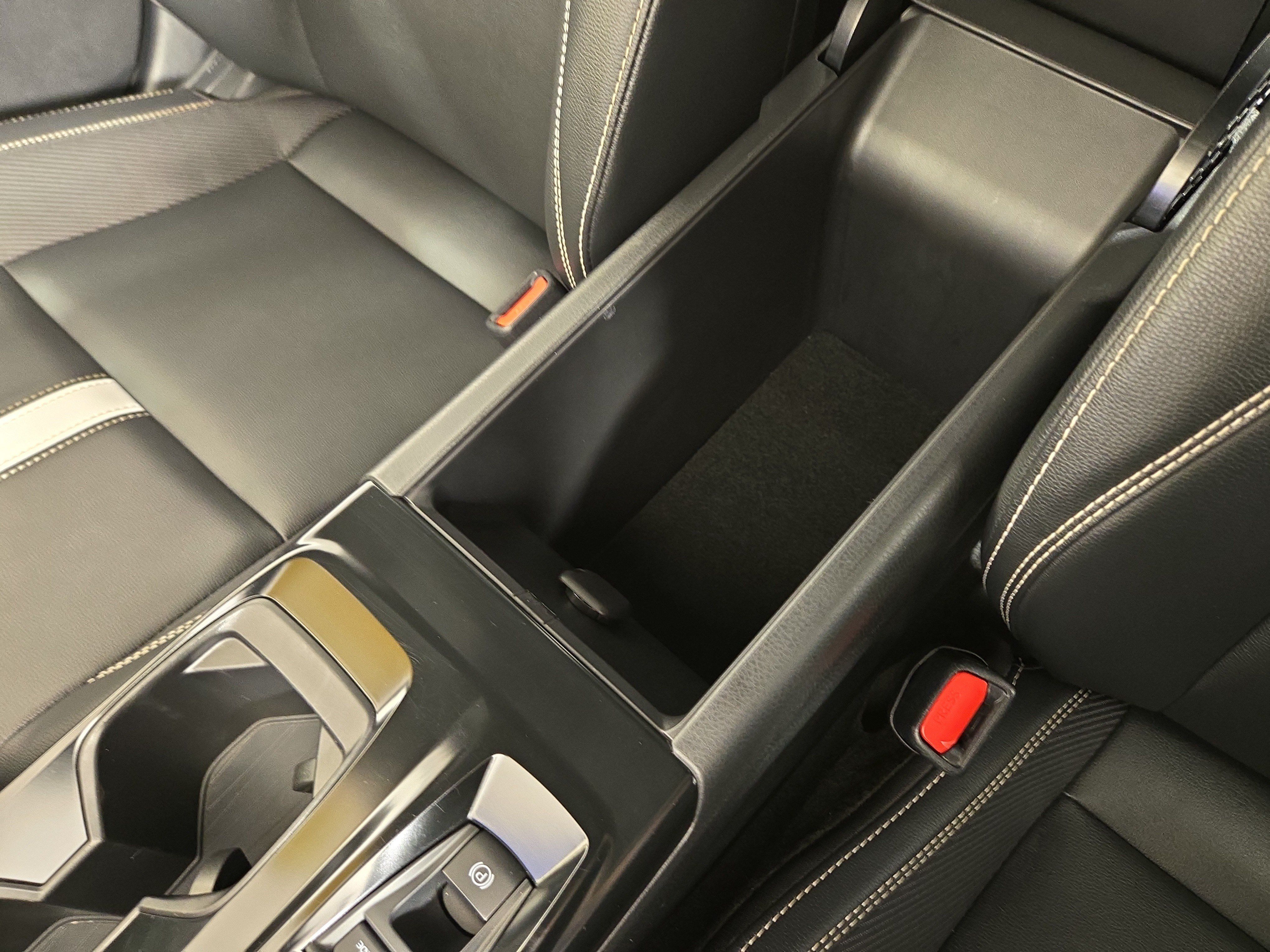 Used 2025 Toyota Camry SE FWD image 28