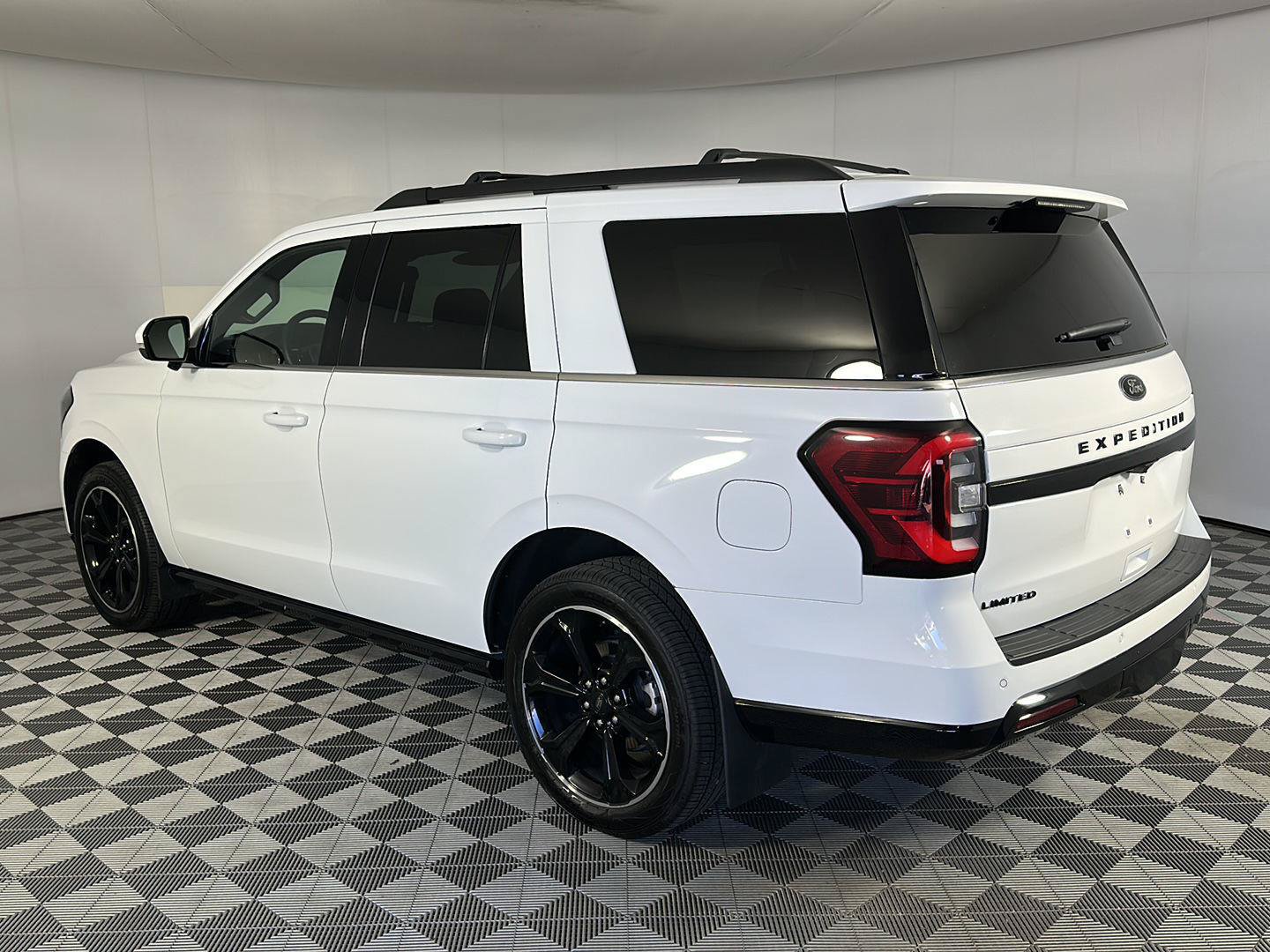 Used 2023 Ford Expedition Limited AWD/4WD image 25