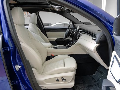 Used 2023 Maserati Grecale Modena AWD/4WD image 33