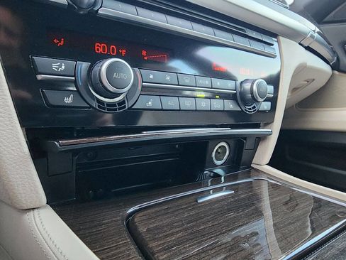 Used 2012 BMW 750Li w/ Driver Assistance Pkg image 35