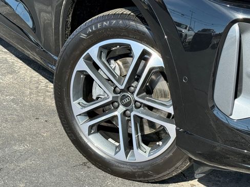 Certified 2025 Audi Q5 Premium w/ Convenience Package image 2