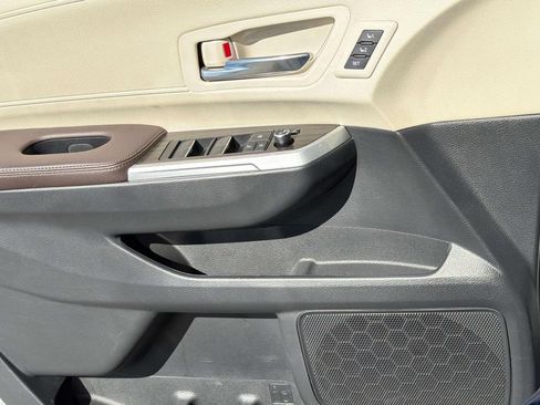 Certified 2021 Toyota Sienna Platinum FWD image 25