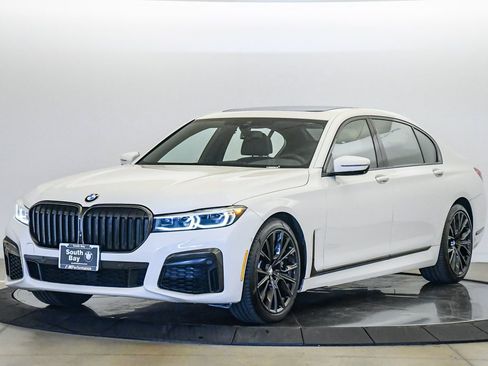 Certified 2022 BMW 740i w/ M Sport Package image 1