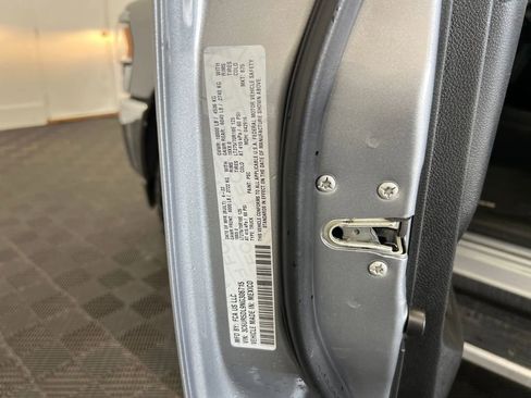 Used 2022 RAM 2500 Big Horn w/ Cold Weather Group image 18