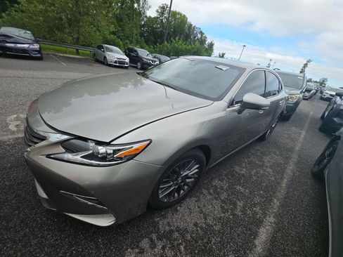 Used 2018 Lexus ES 350 w/ Navigation System Package FWD image 1