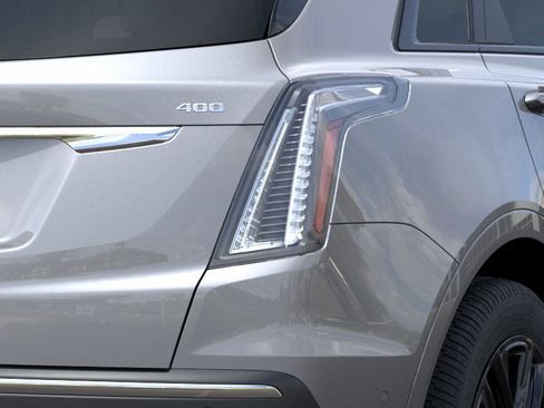 New 2025 Cadillac XT5 Sportv w/ LPO, Red Accent Package image 11