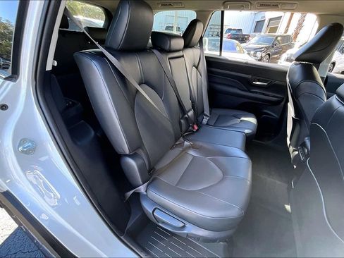 Used 2024 Toyota Grand Highlander XLE image 24