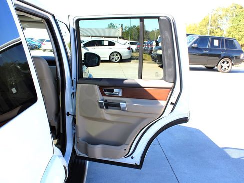 Used 2016 Land Rover LR4 HSE image 38