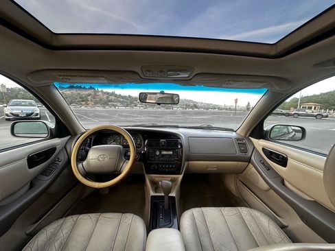 Used 1998 Toyota Avalon XLS image 22