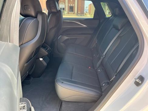 Used 2024 Cadillac Lyriq Luxury RWD image 14