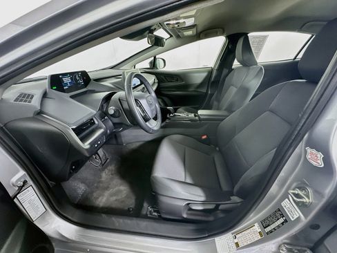Used 2025 Toyota Prius LE FWD image 10
