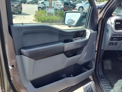 Used 2023 Ford F150 Lightning XLT image 9