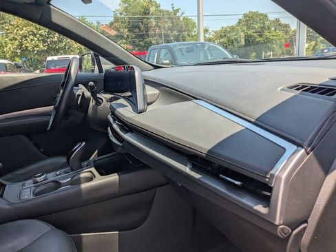 Used 2025 Cadillac XT4 Premium Luxury FWD image 34