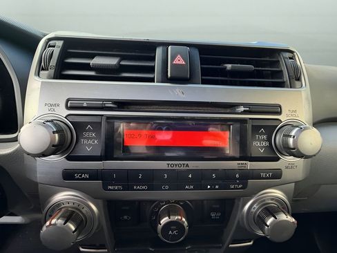 Used 2013 Toyota 4Runner SR5 w/ Convenience Pkg image 21