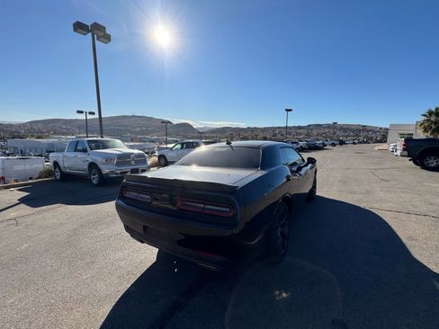 Used 2023 Dodge Challenger SXT w/ Plus Package image 5