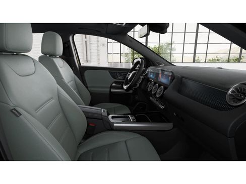 New 2025 Mercedes-Benz GLA 35 AMG 4MATIC image 3