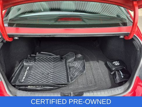 Used 2022 Hyundai Elantra Limited FWD image 13