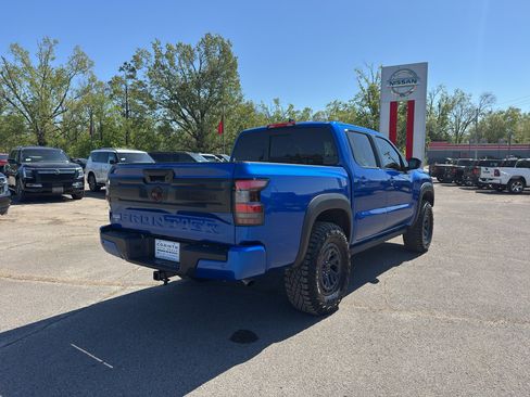 Used 2025 Nissan Frontier PRO-4X image 7