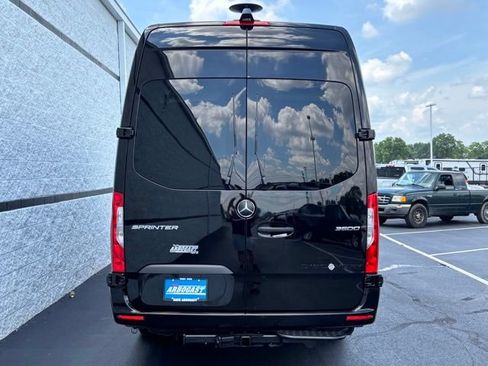Used 2019 Mercedes-Benz Sprinter 3500 image 10