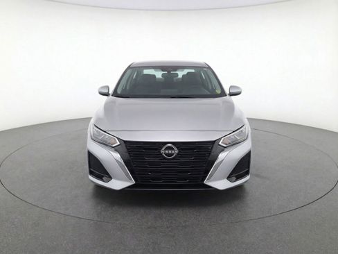 Used 2024 Nissan Altima 2.5 SV image 2