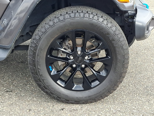 Used 2022 Jeep Wrangler Unlimited Sahara AWD/4WD image 28