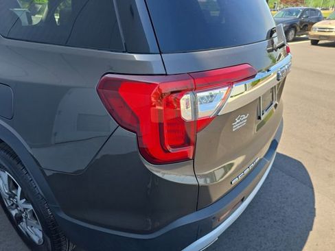 Used 2020 GMC Acadia SLE w/ Driver Convenience Package image 26