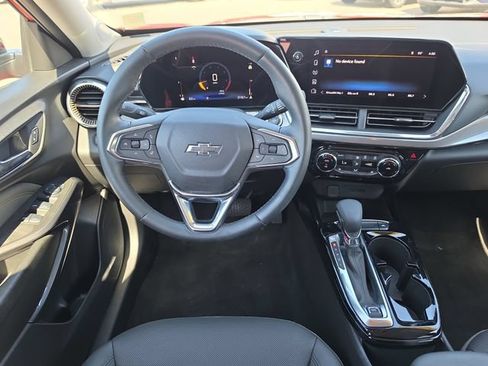 Used 2024 Chevrolet Trax ACTIV w/ Driver Confidence Package FWD image 9
