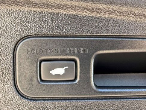 Used 2023 Acura MDX A-Spec image 9