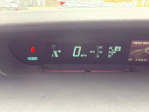 Used 2013 Toyota Prius Two image 16