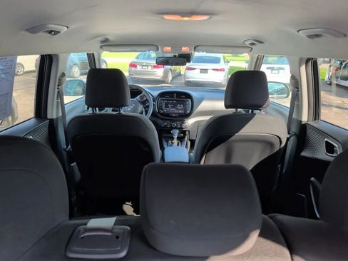 Used 2022 Kia Soul LX w/ Technology Package FWD image 18