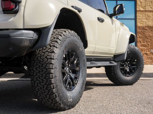 New 2025 Ford Bronco Raptor image 11