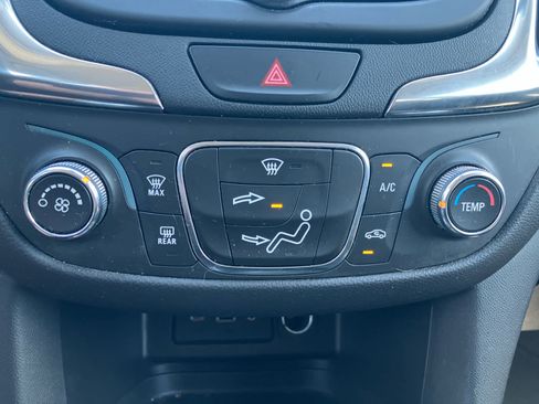 Used 2021 Chevrolet Equinox LT AWD/4WD image 24