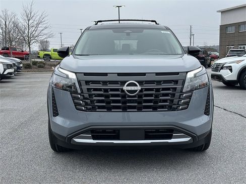 New 2026 Nissan Pathfinder Platinum image 2