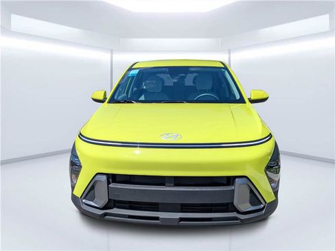Certified 2025 Hyundai Kona SE FWD image 9