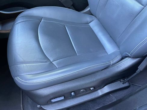 Used 2024 Buick Enclave Premium AWD/4WD image 23