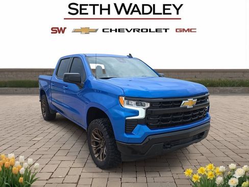 Used 2025 Chevrolet Silverado 1500 LT AWD/4WD image 1